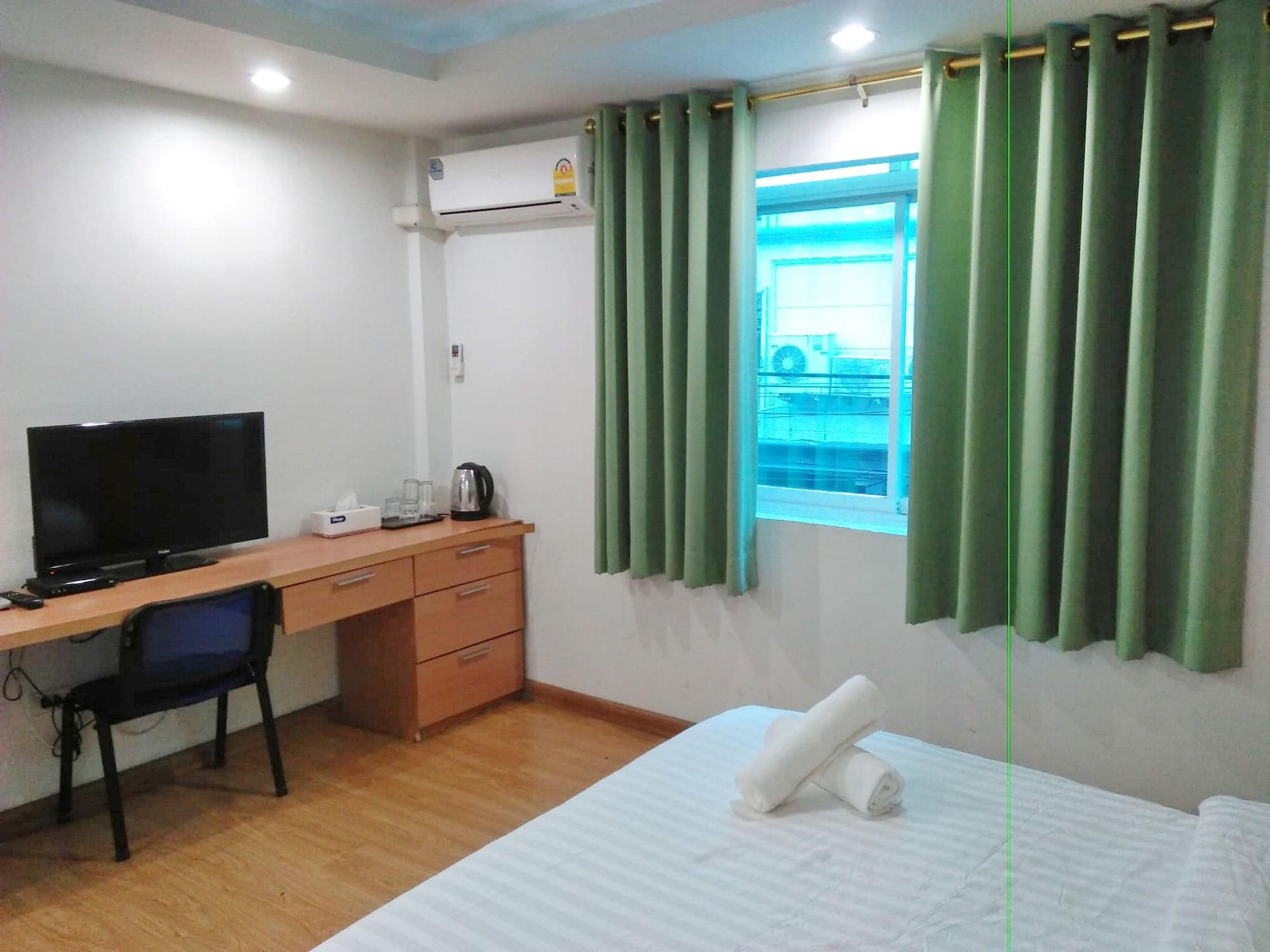 Resort M - Mrt Huai Khwang Bangkok Buitenkant foto