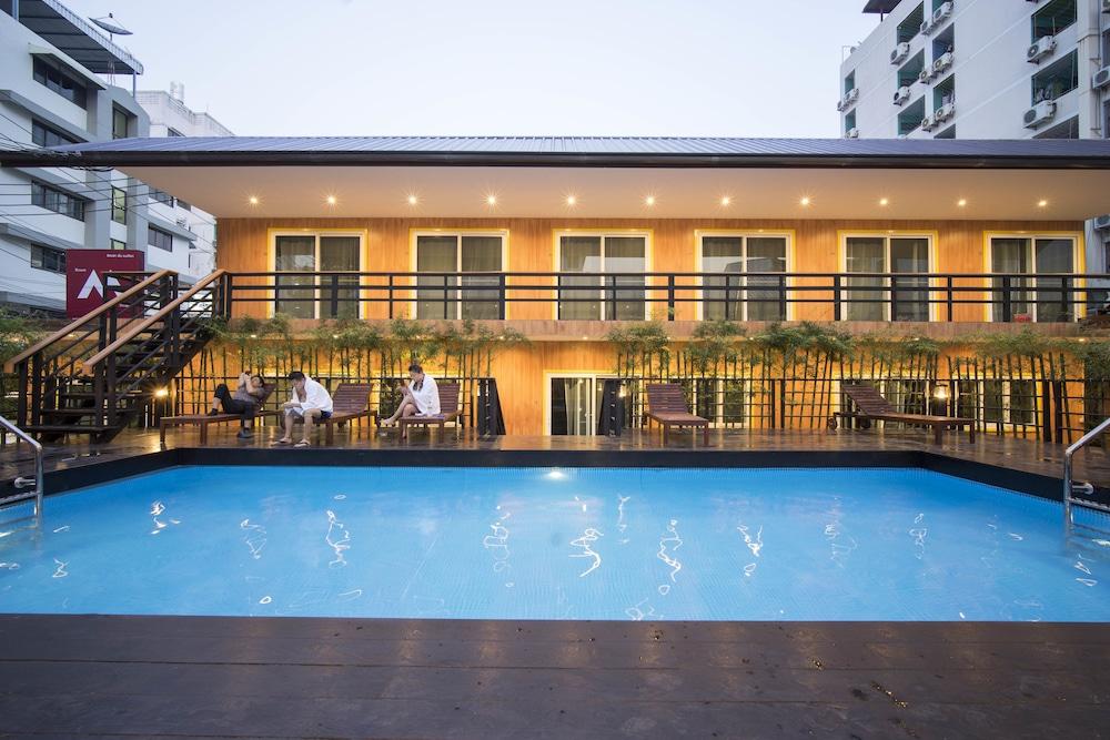 Resort M - Mrt Huai Khwang Bangkok Buitenkant foto