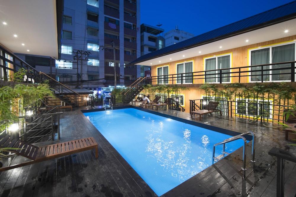 Resort M - Mrt Huai Khwang Bangkok Buitenkant foto