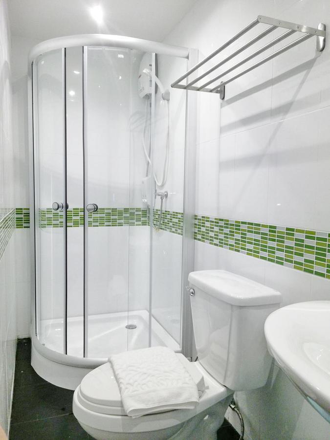 Resort M - Mrt Huai Khwang Bangkok Buitenkant foto