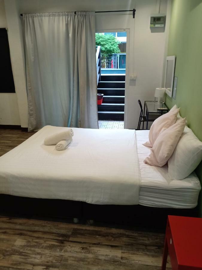 Resort M - Mrt Huai Khwang Bangkok Buitenkant foto