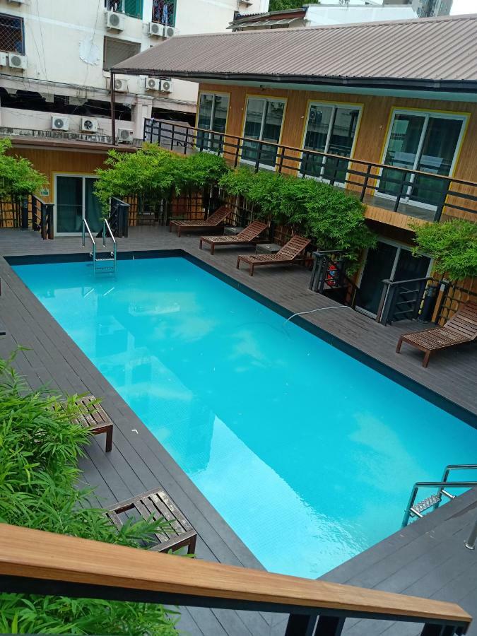 Resort M - Mrt Huai Khwang Bangkok Buitenkant foto